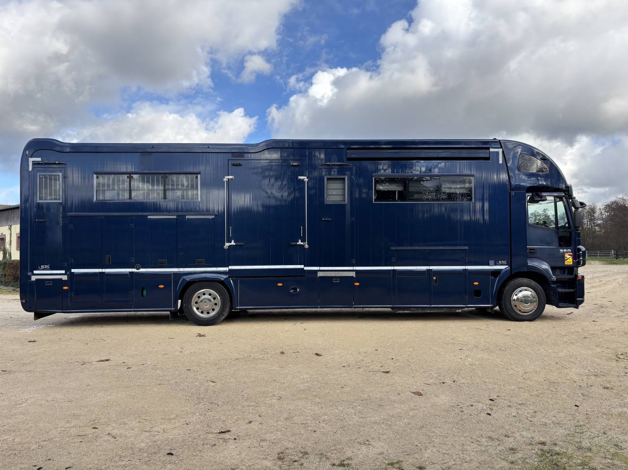 Horsebox NON-HGV Iveco STRALIS 2011 Used