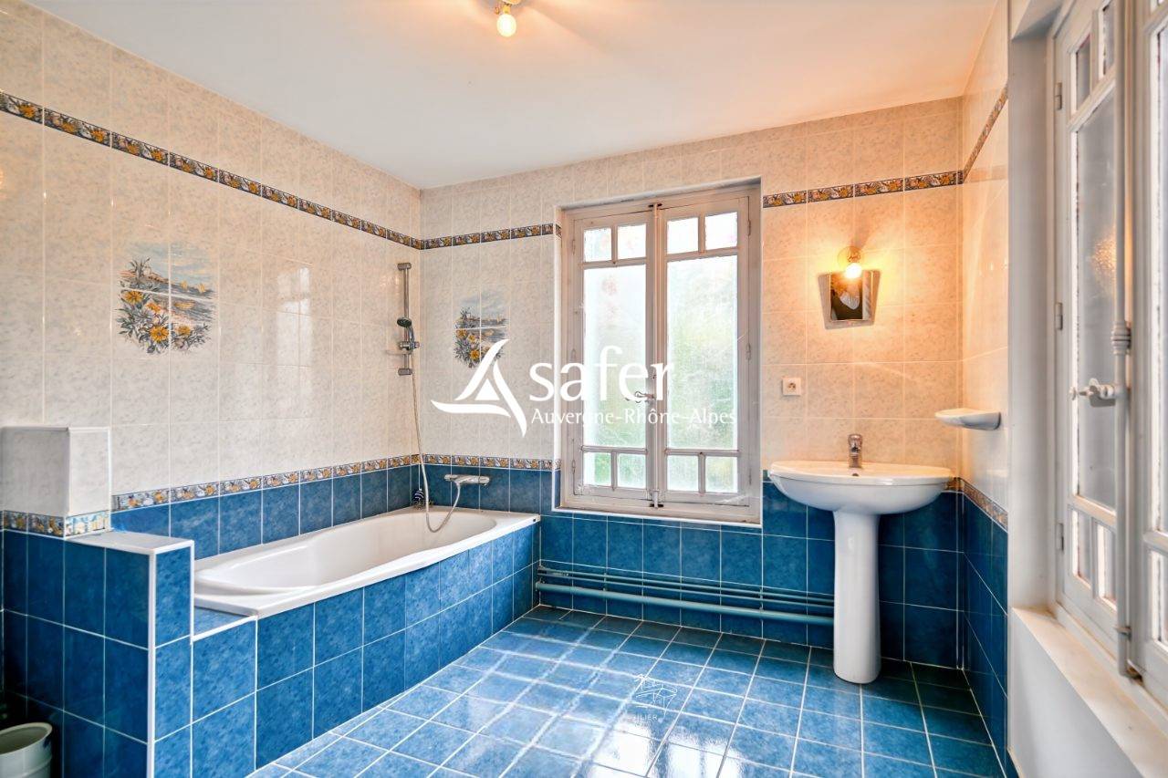 Other country property  Rh&ocirc;ne