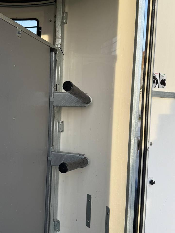 Horse trailer Fautras Oblic +2 2 Stalls 2023 Used