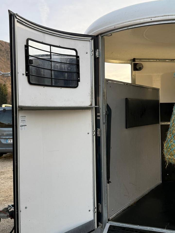 Horse trailer Fautras Oblic +2 2 Stalls 2023 Used