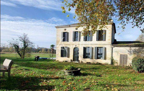 Equestrian property  Gironde