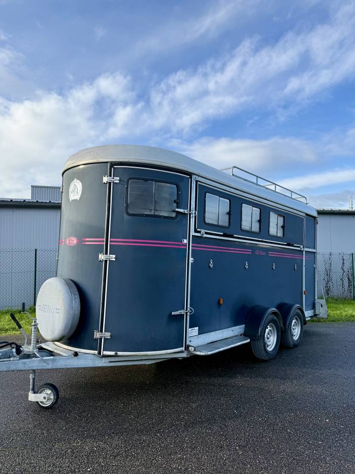 Horse trailer Fautras OBLIC +4 4 Stalls 2019 Used