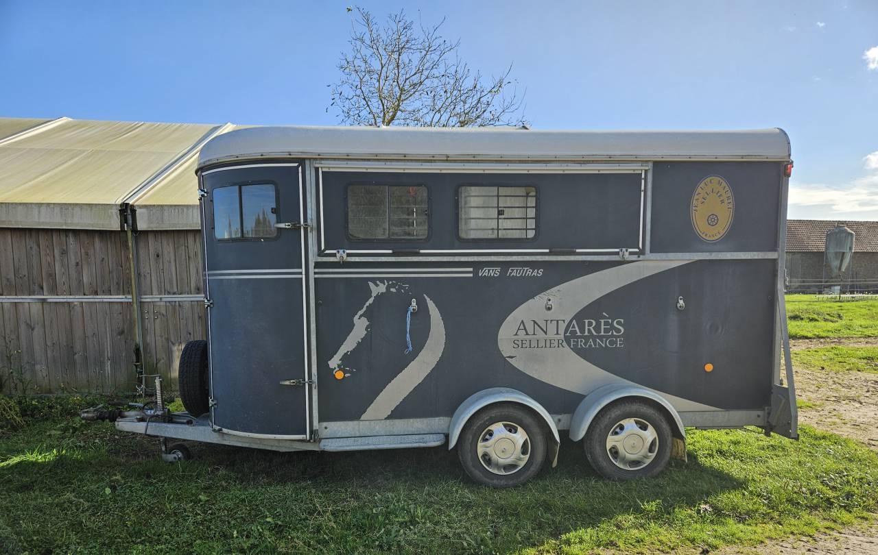 Horse trailer Fautras 3 places oblic Série limité Antares 3 Stalls 2010 Used