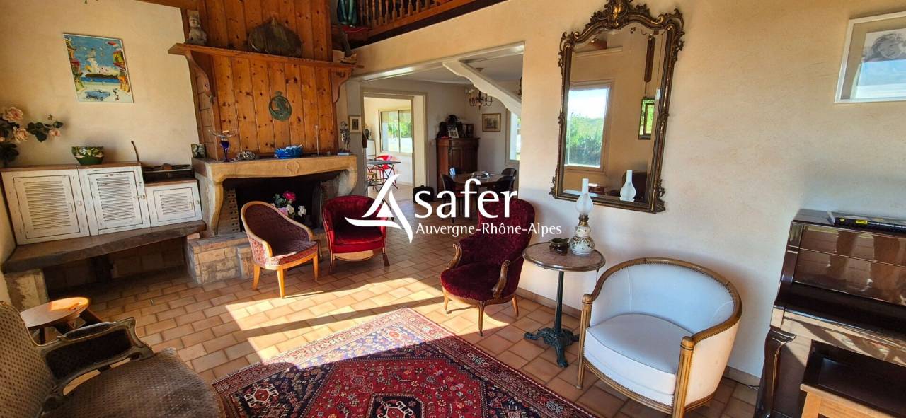 Other country property  Rh&ocirc;ne