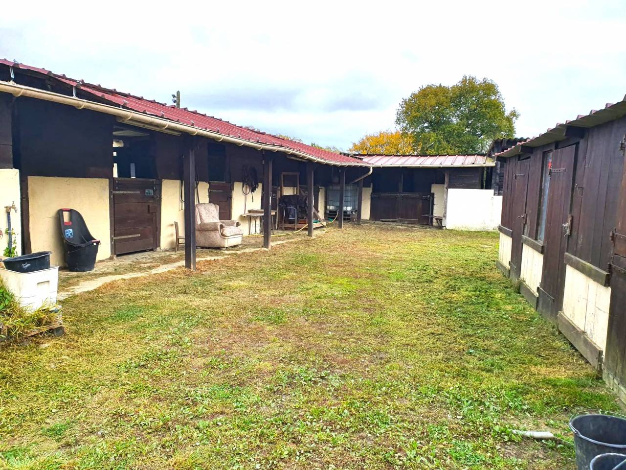 Equestrian property  Landes