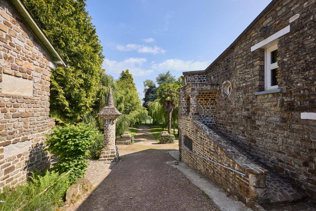 Equestrian property  Mayenne