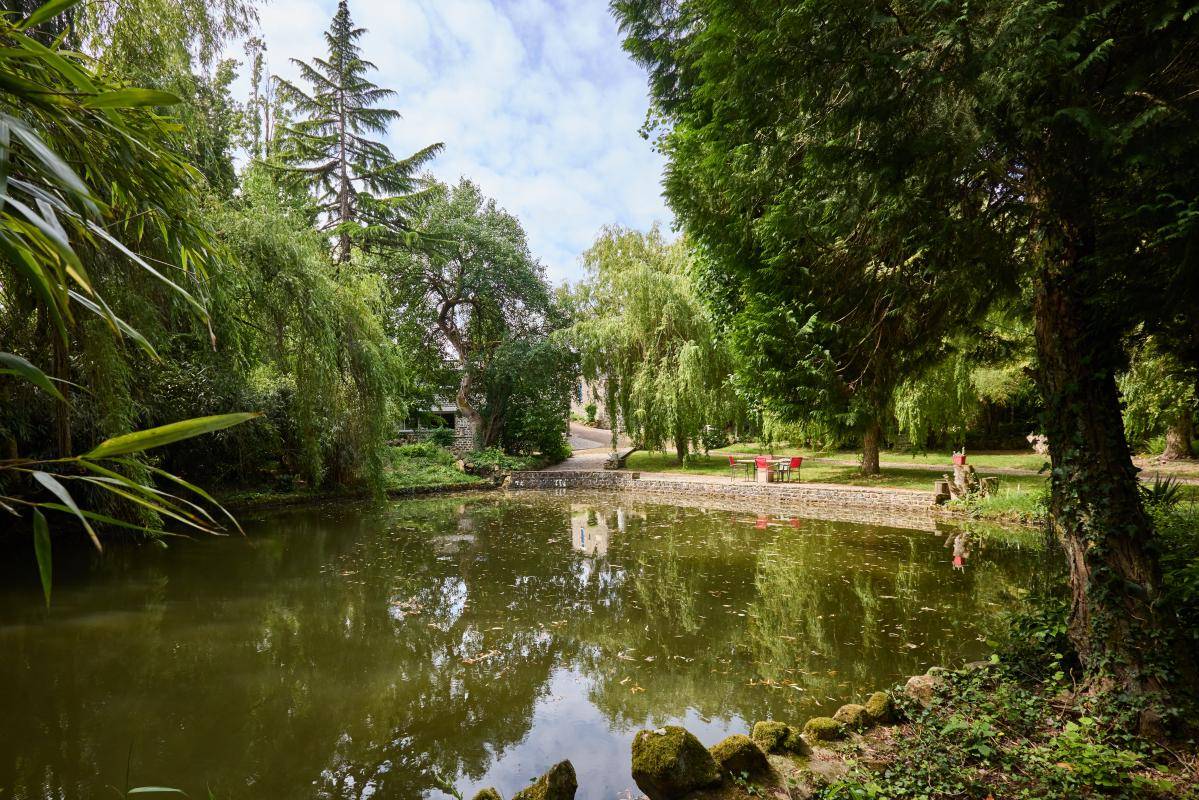 Equestrian property  Mayenne