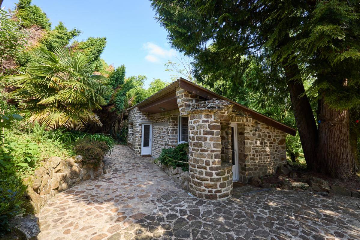 Equestrian property  Mayenne