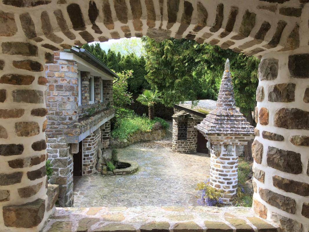 Equestrian property  Mayenne