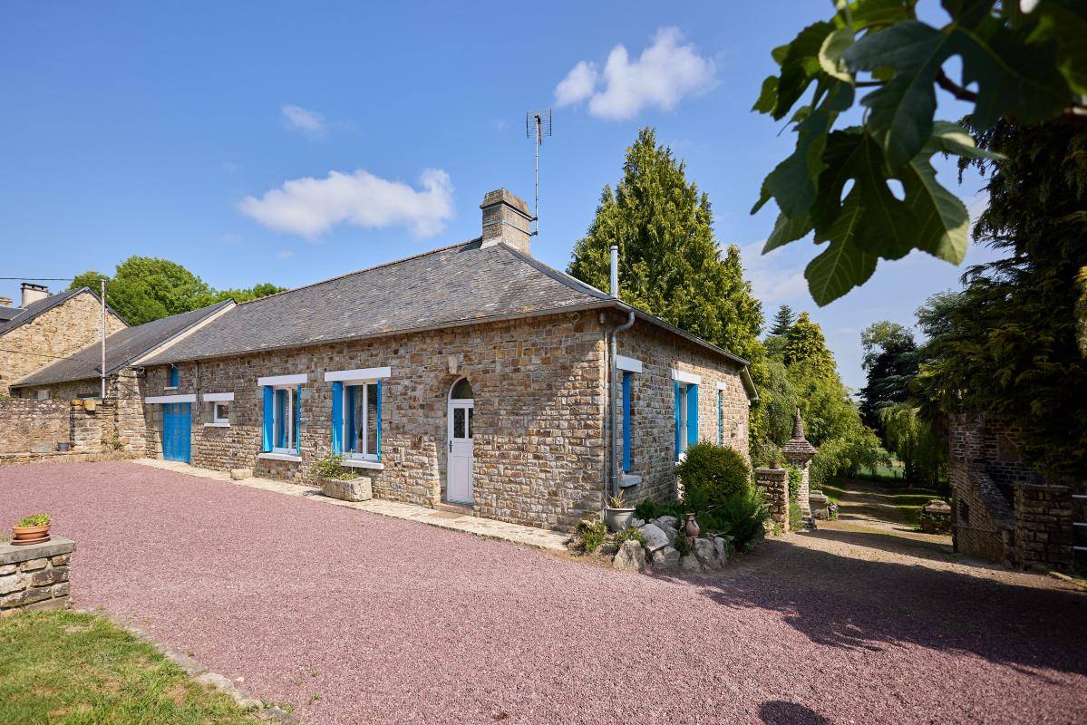 Equestrian property  Mayenne