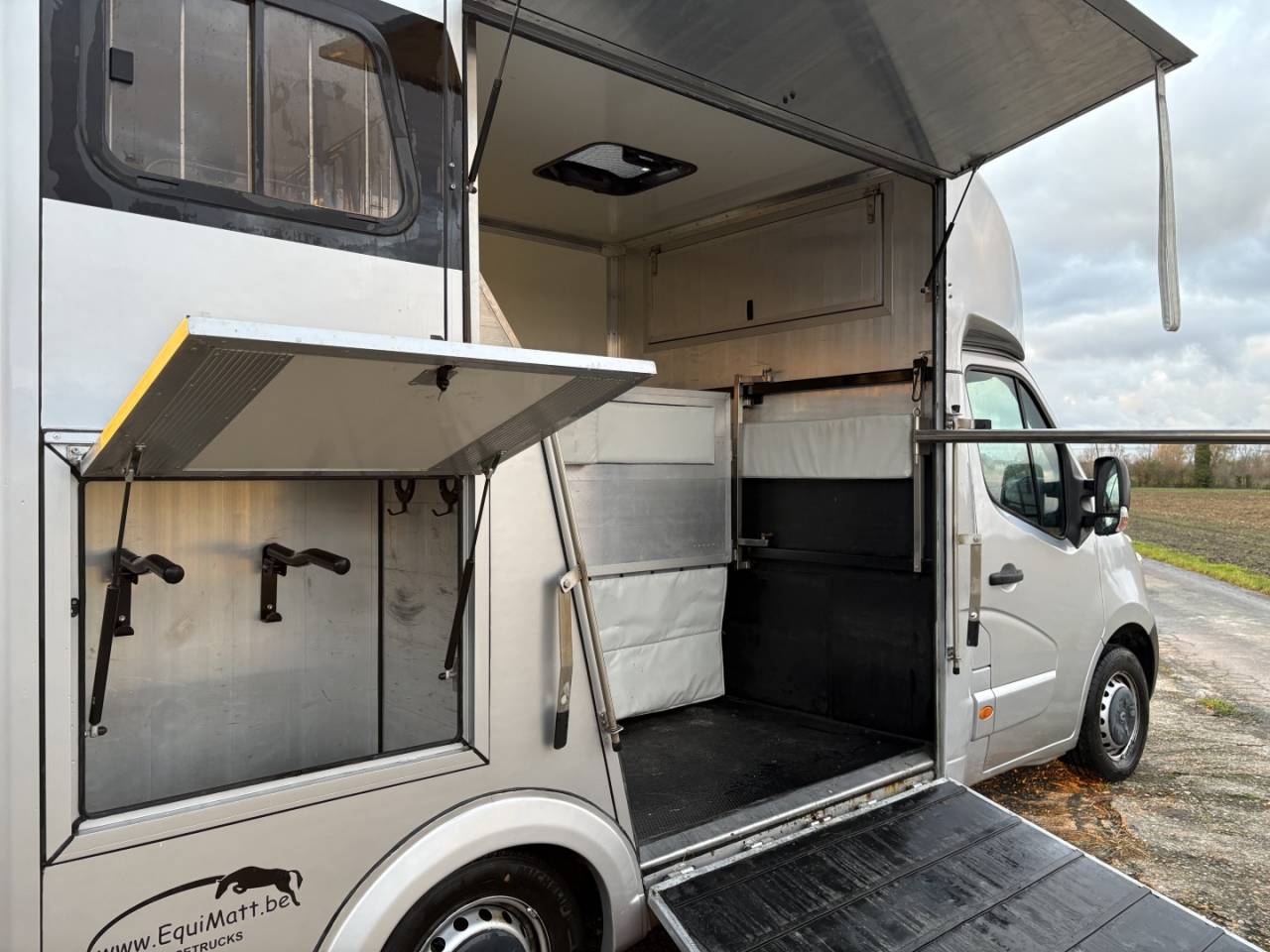 Horsebox HGV Renault Master 2017 Used