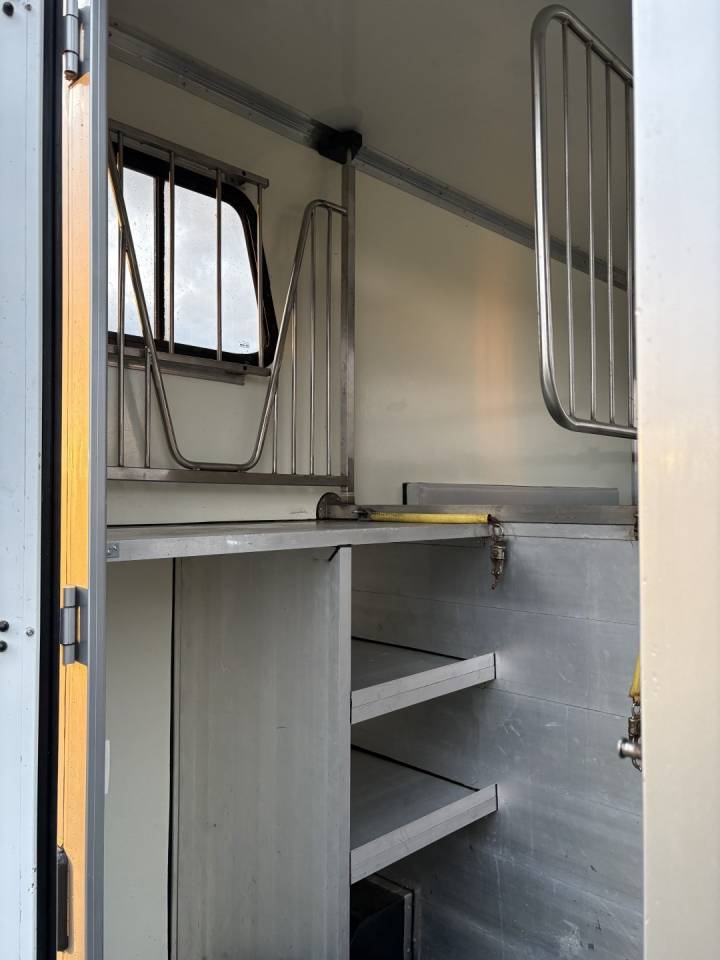 Horsebox HGV Renault Master 2017 Used