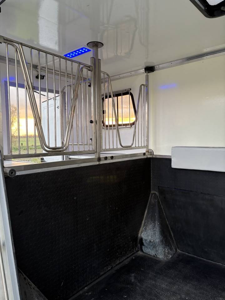 Horsebox HGV Renault Master 2017 Used