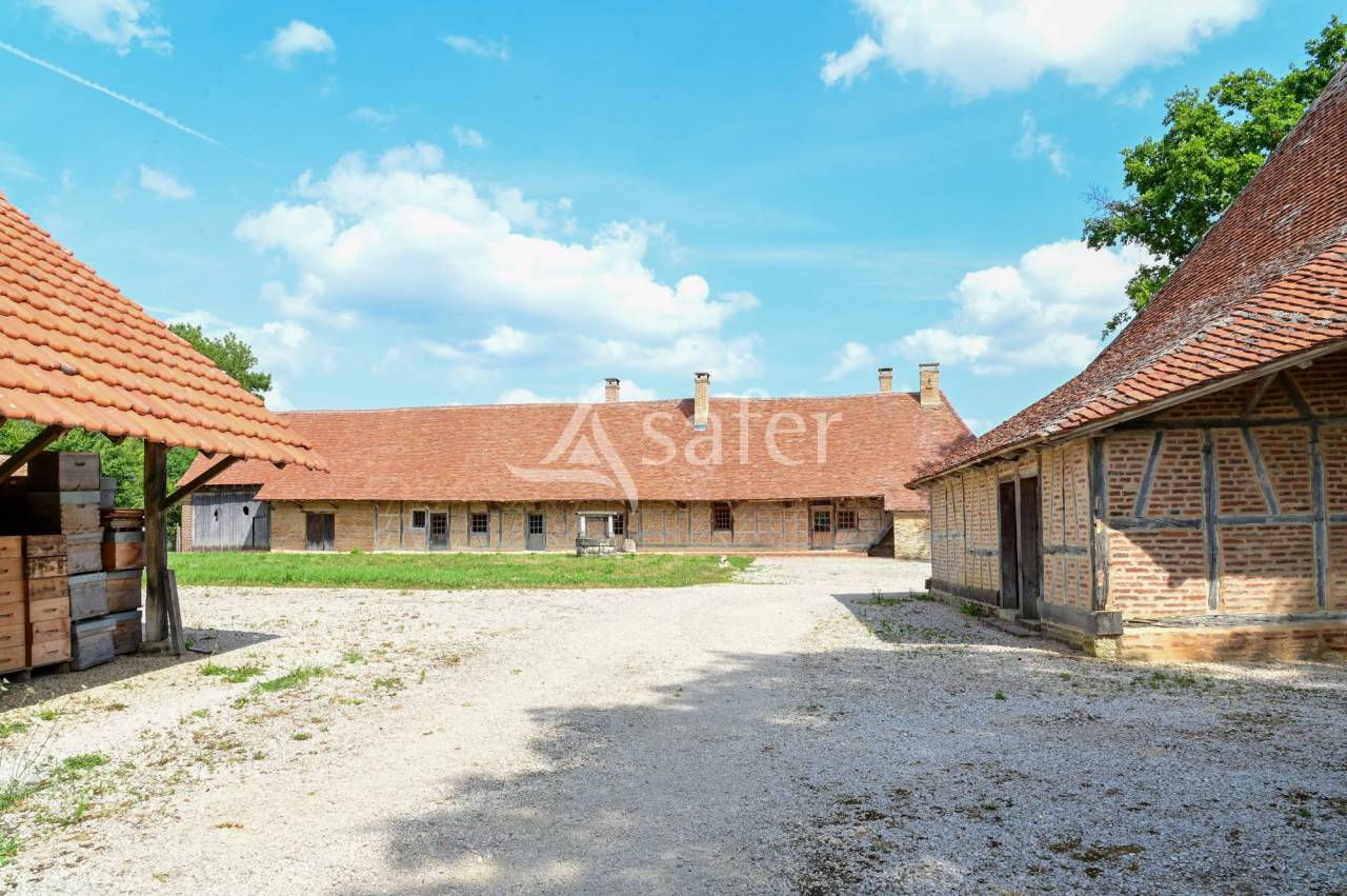 Other country property  Sa&ocirc;ne-et-Loire