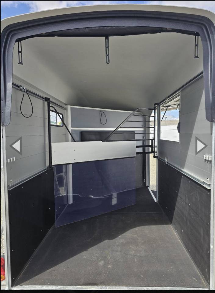 Horse trailer Cheval Liberte Maxi2 2 Stalls 2025 New