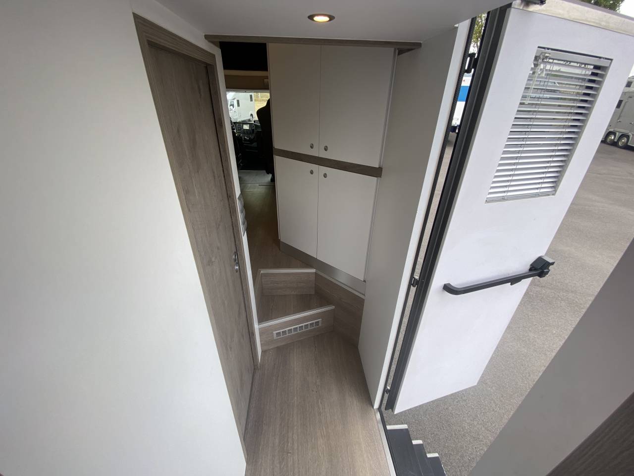 Horsebox NON-HGV AKX  2016 Used