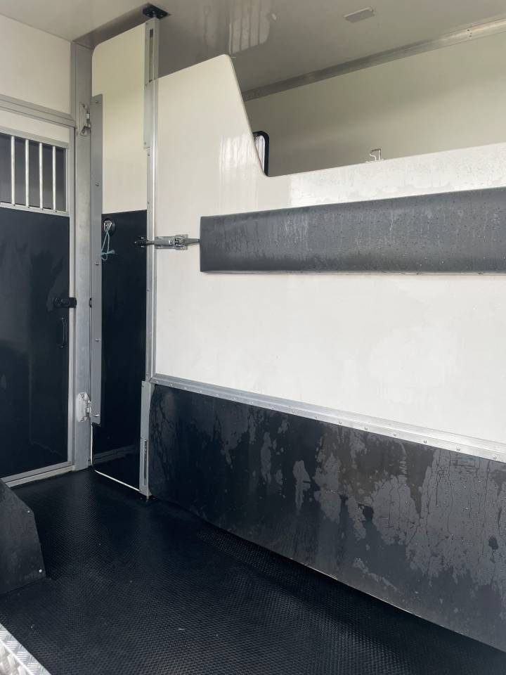 Horsebox HGV Les Vans ACR Renault Master 2018 Used