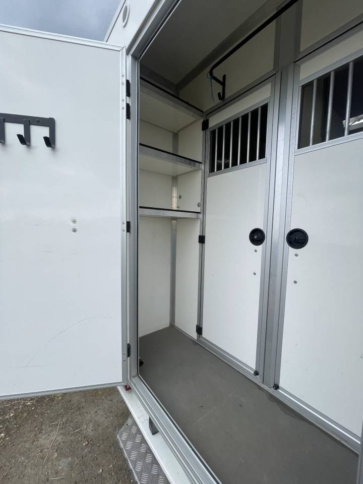 Horsebox HGV Les Vans ACR Renault Master 2018 Used