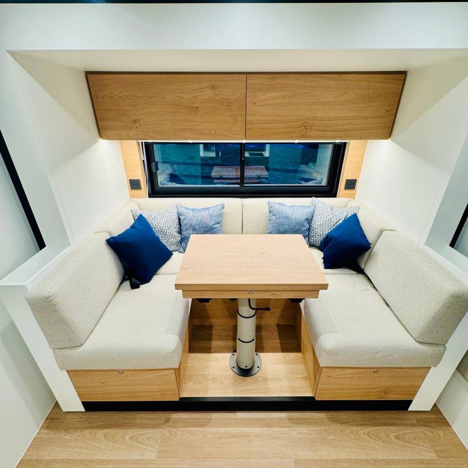 Horsebox NON-HGV AKX Classicspace6 2025 New