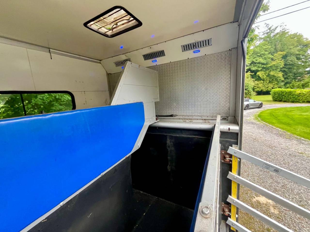 Horsebox NON-HGV Iveco  IVECO 280 hp 2001 Used