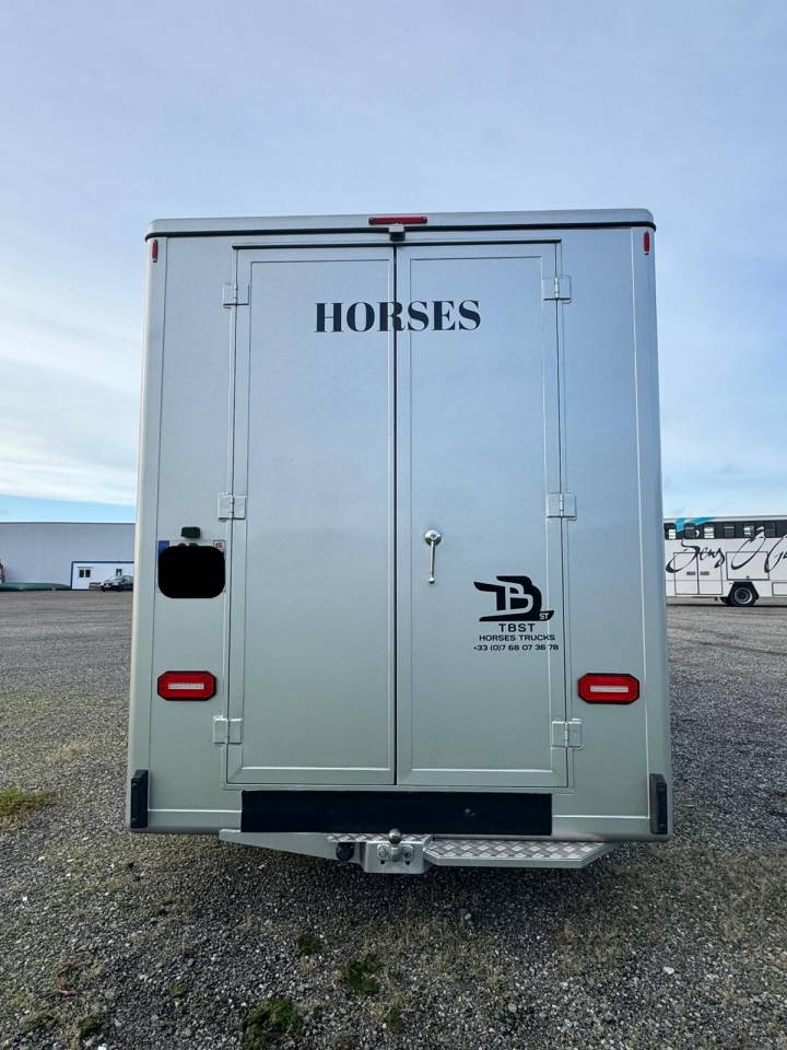 Horsebox HGV TBST Renault Master 2023 Used