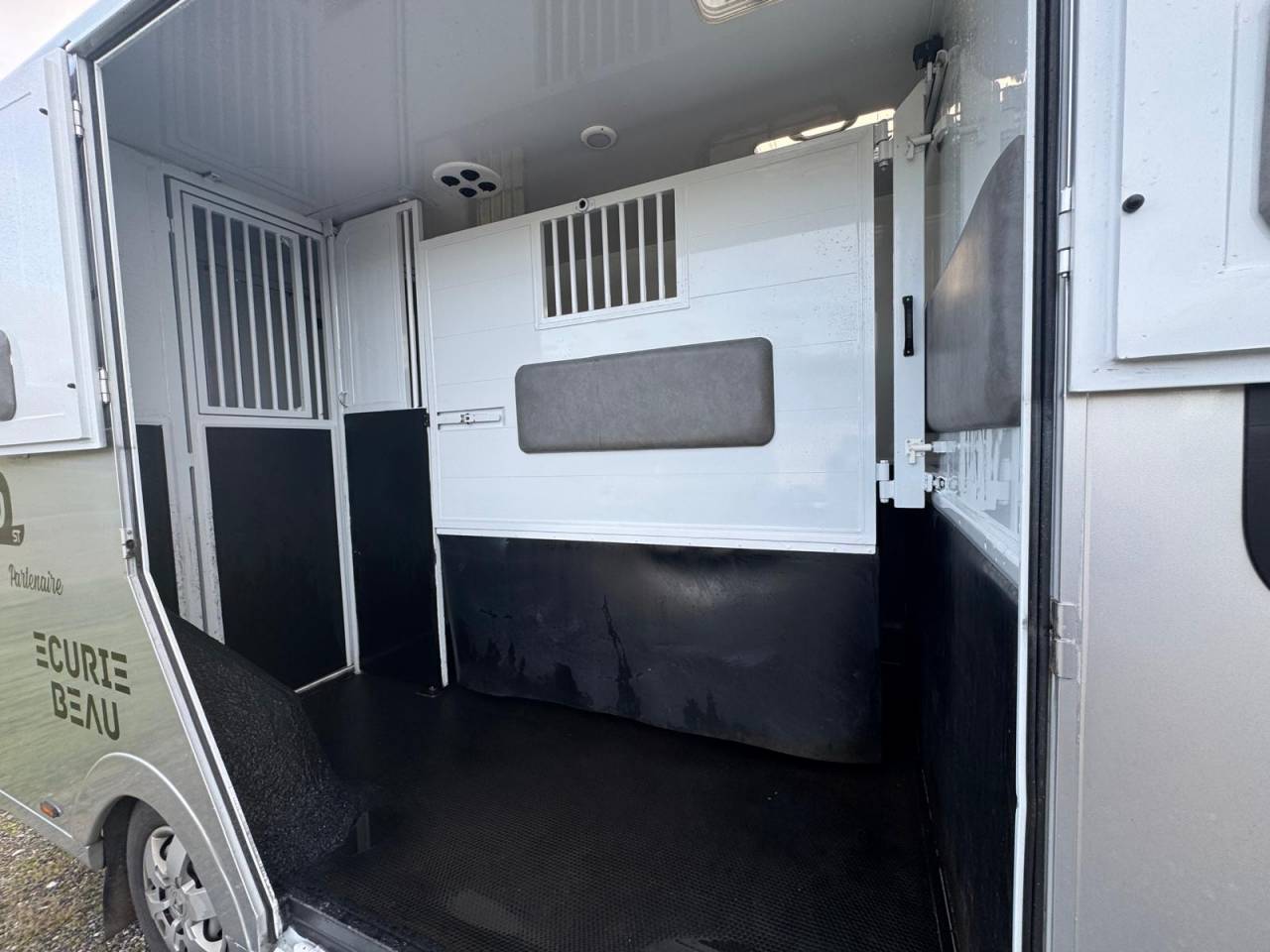 Horsebox HGV TBST Renault Master 2023 Used