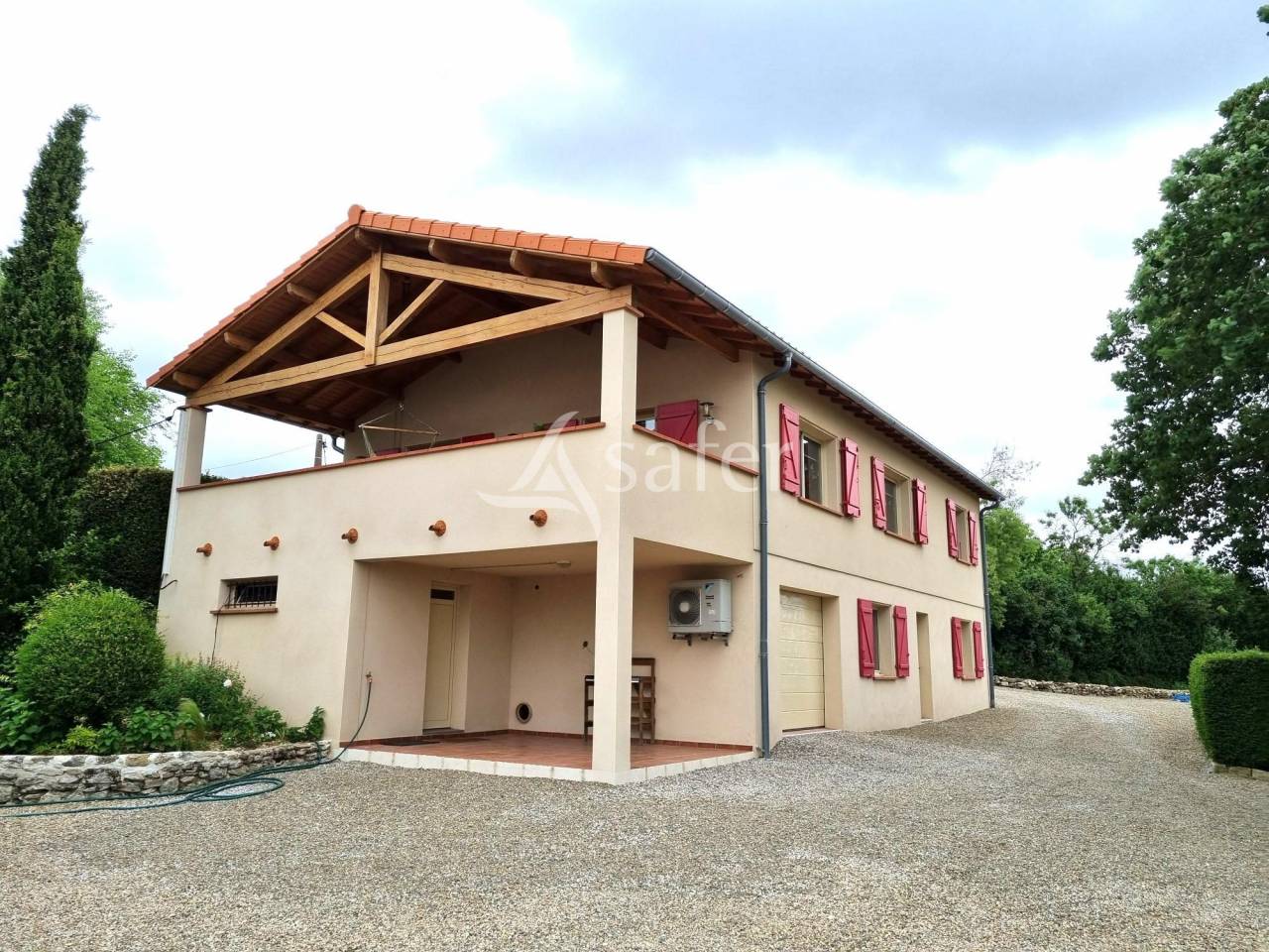 Other country property  tarn