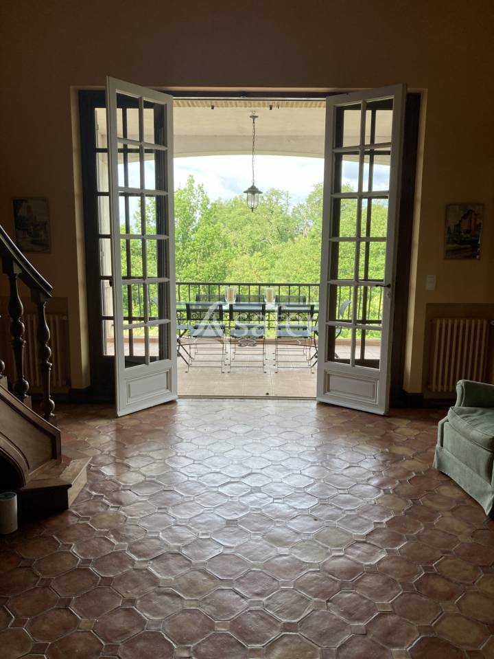 Other country property  tarn