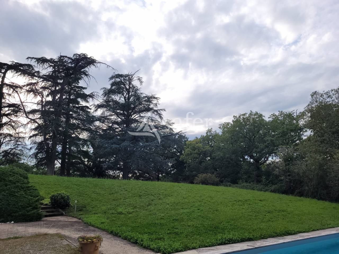 Other country property  tarn