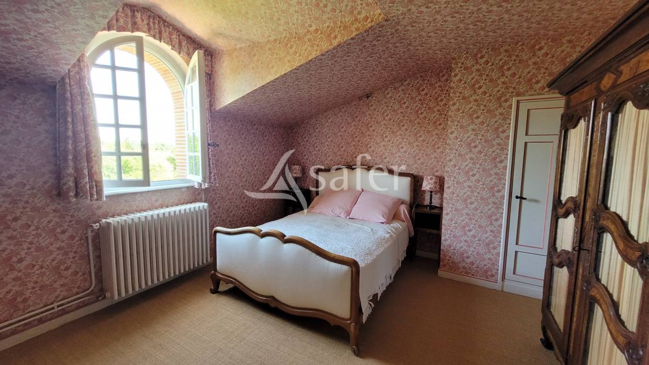 Other country property  tarn