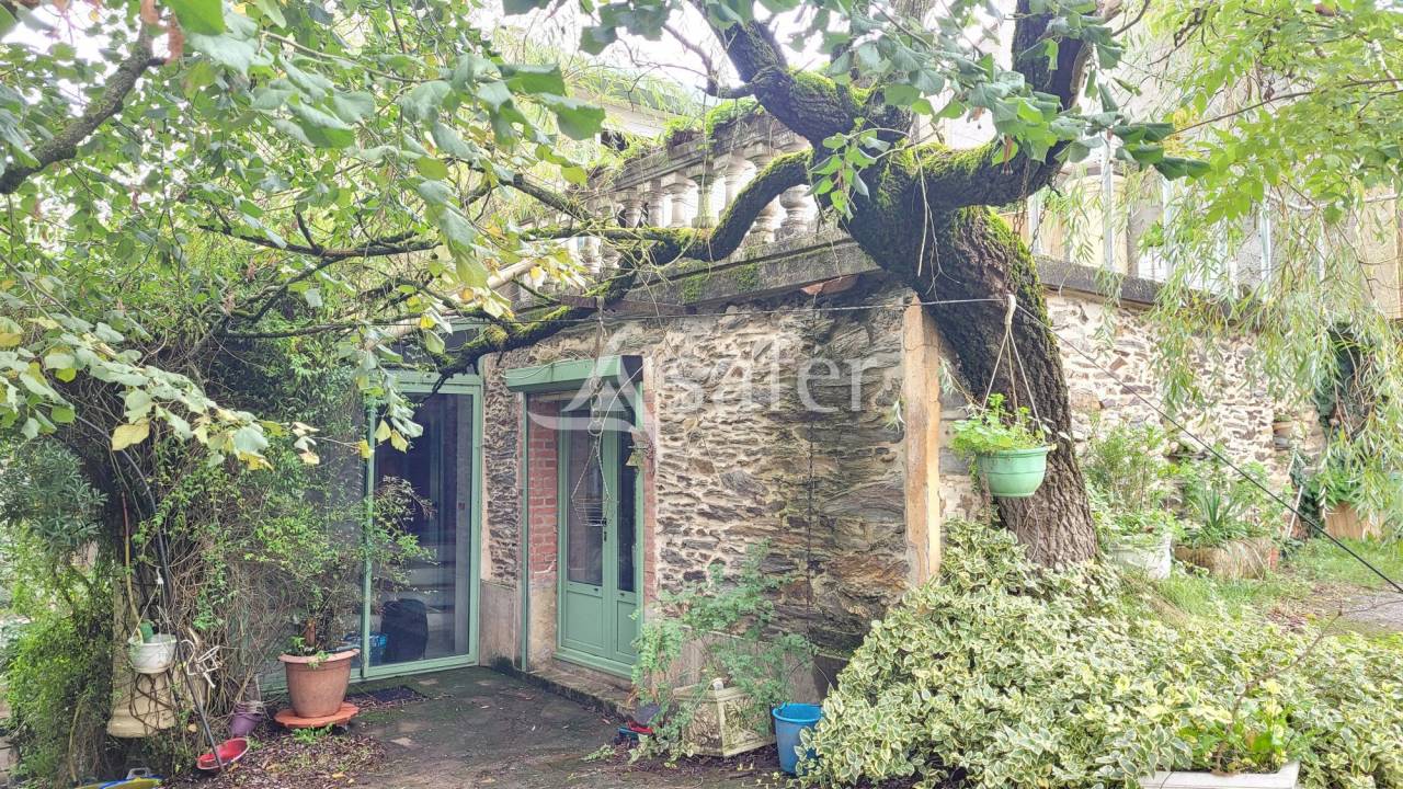 Other country property  tarn