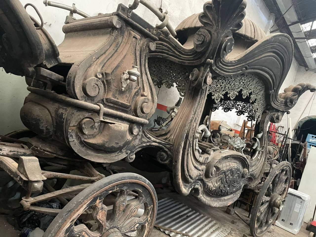 HEARSE 1870 AMAZING PIECE OF ART . 