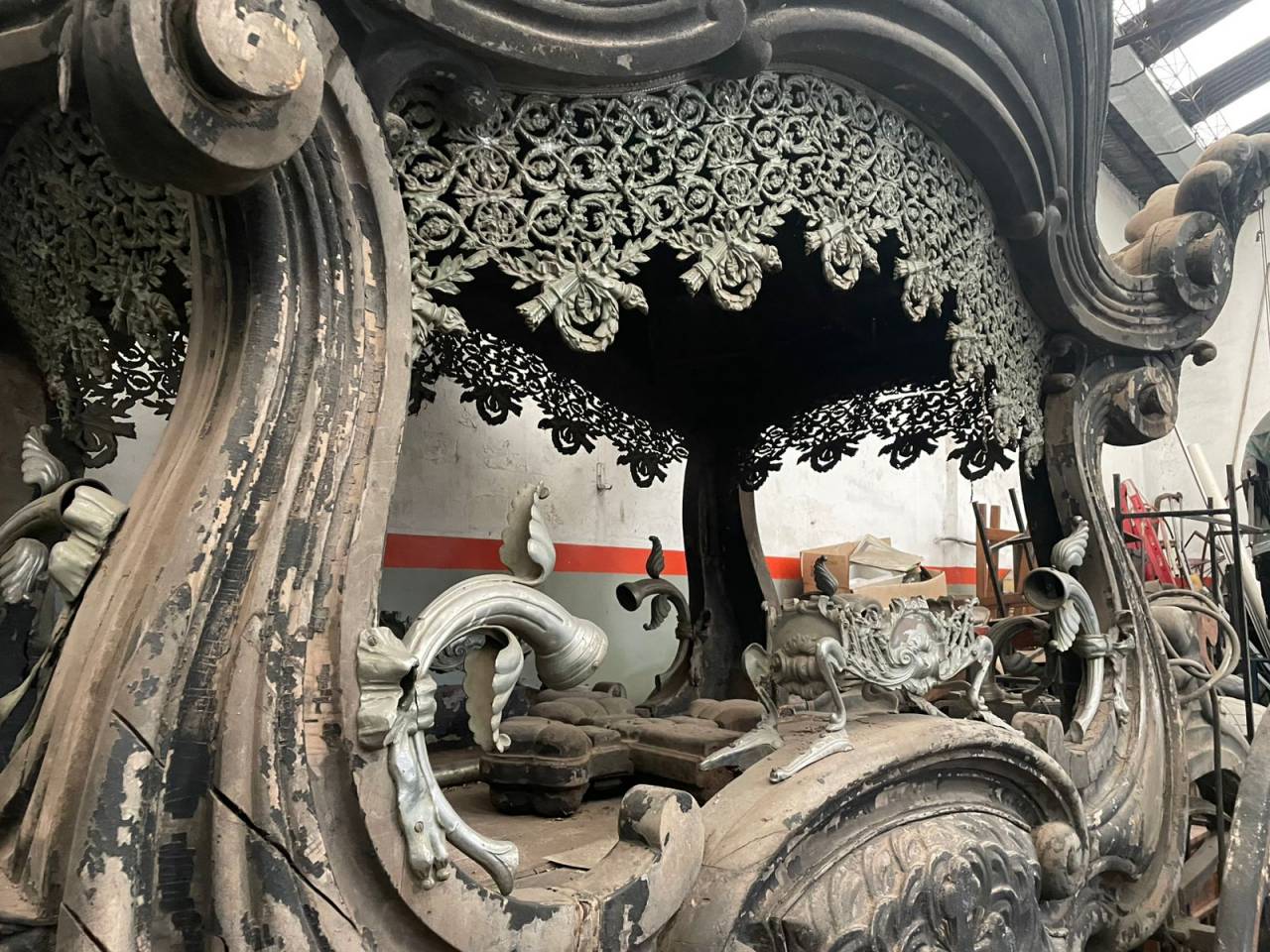 HEARSE 1870 AMAZING PIECE OF ART . 