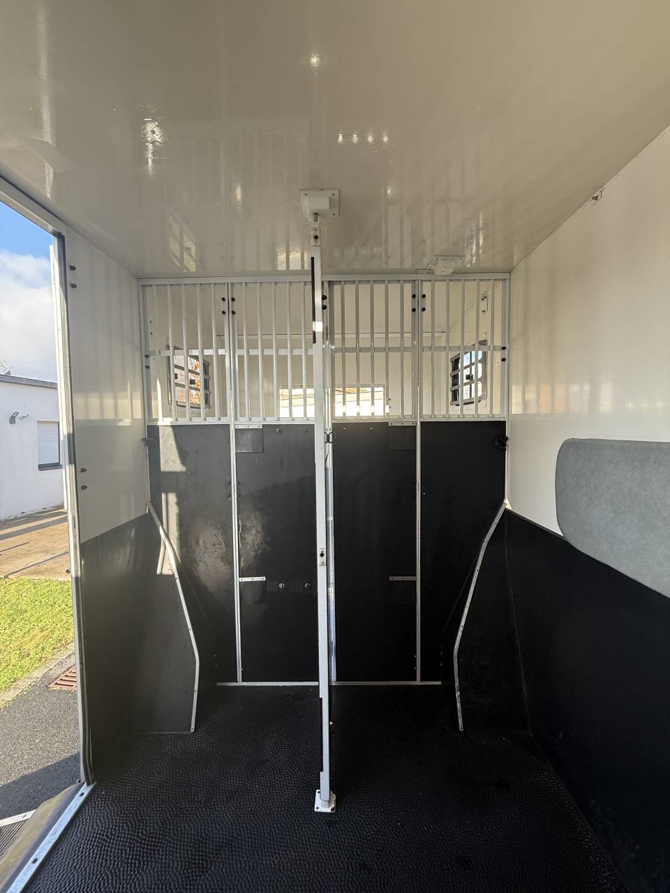 Horsebox HGV Renault LESLY HORSE 2018 Used