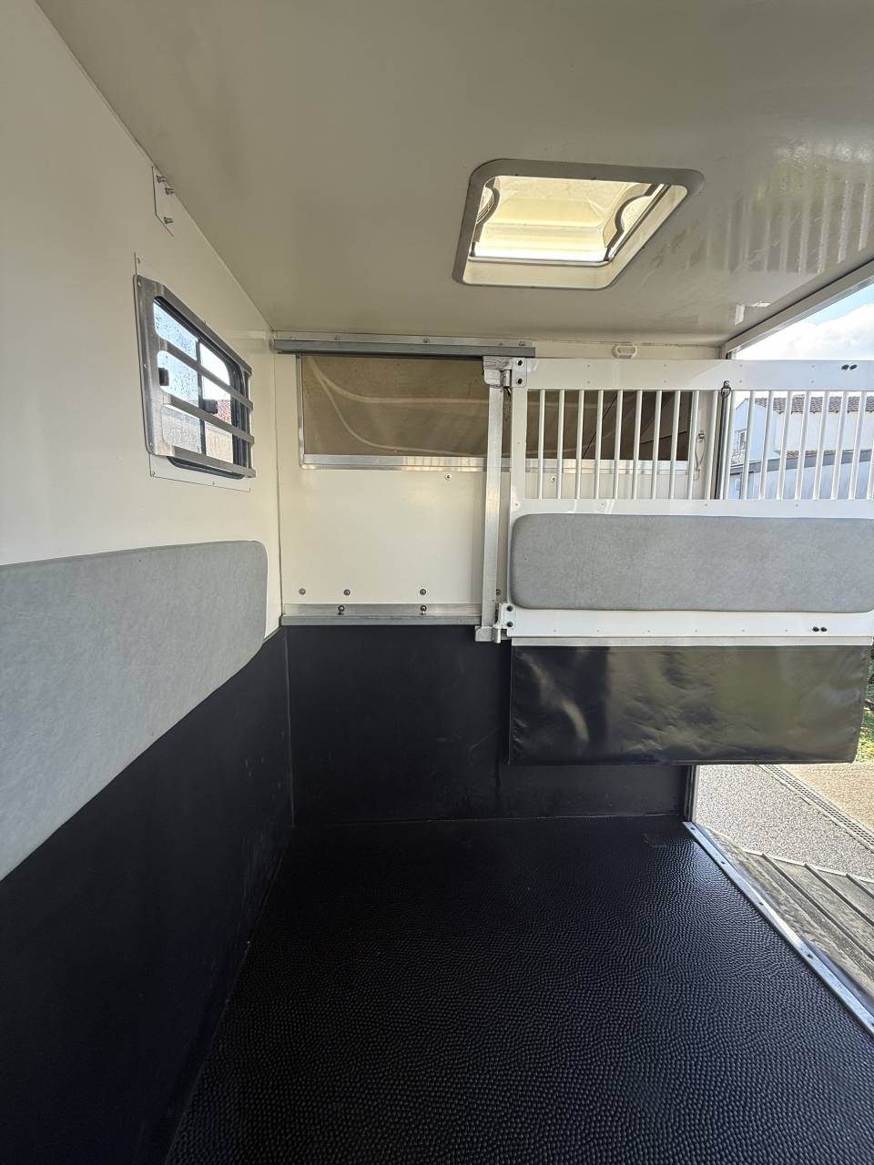 Horsebox HGV Renault LESLY HORSE 2018 Used