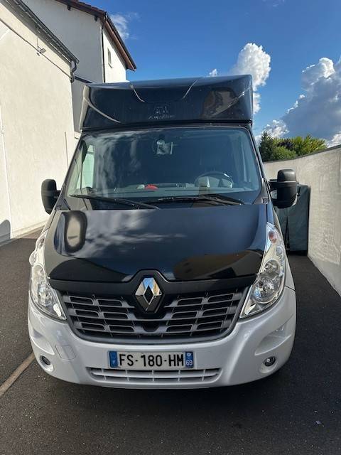 Horsebox HGV Renault  2020 Used