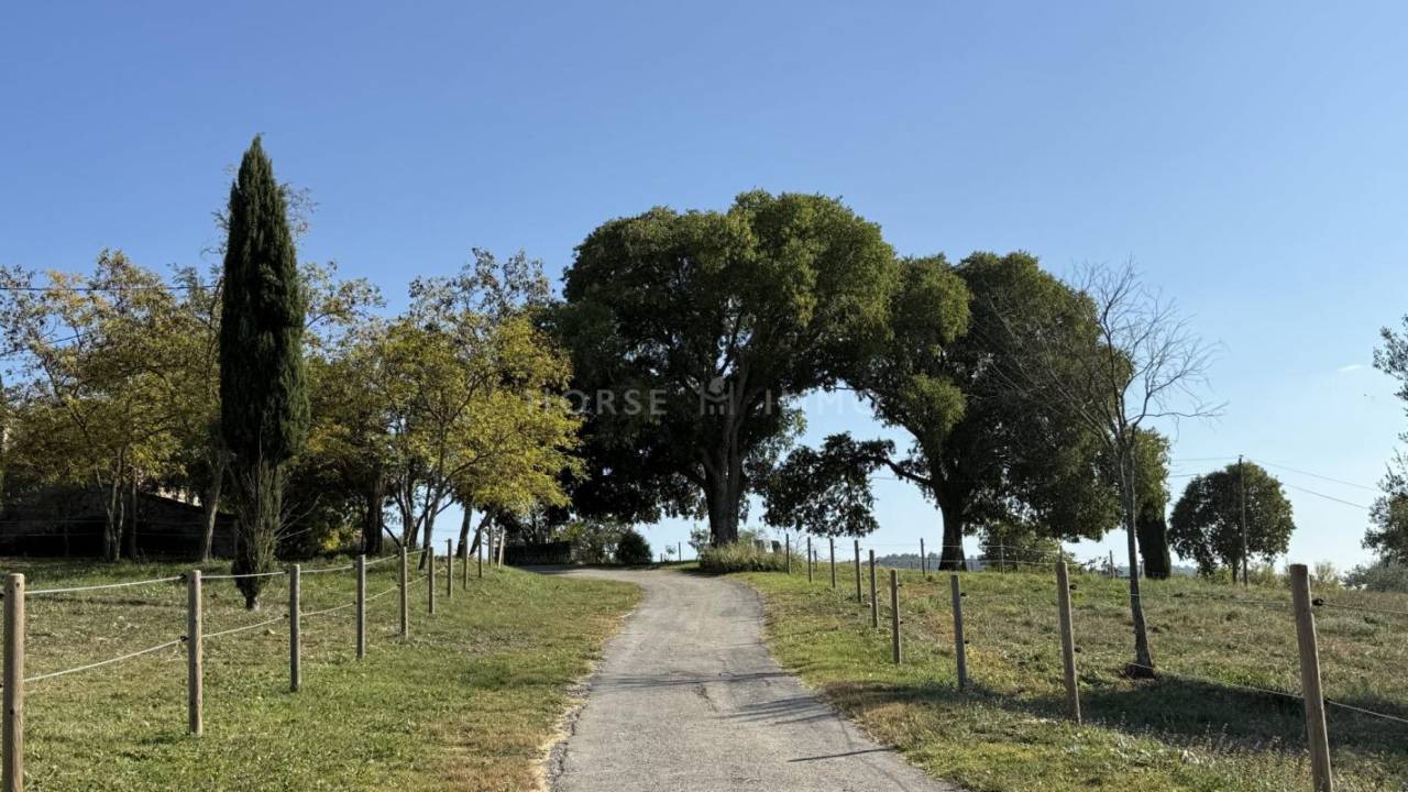 Equestrian property  Gard