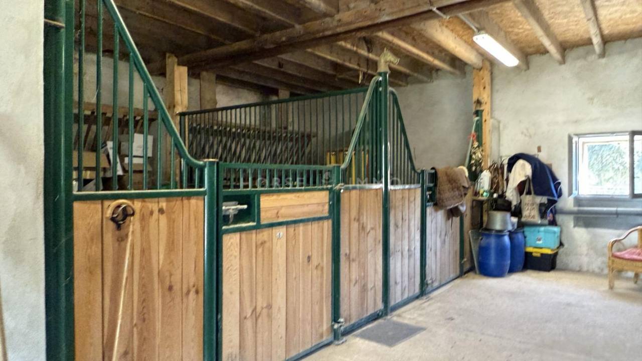 Equestrian property  Gard