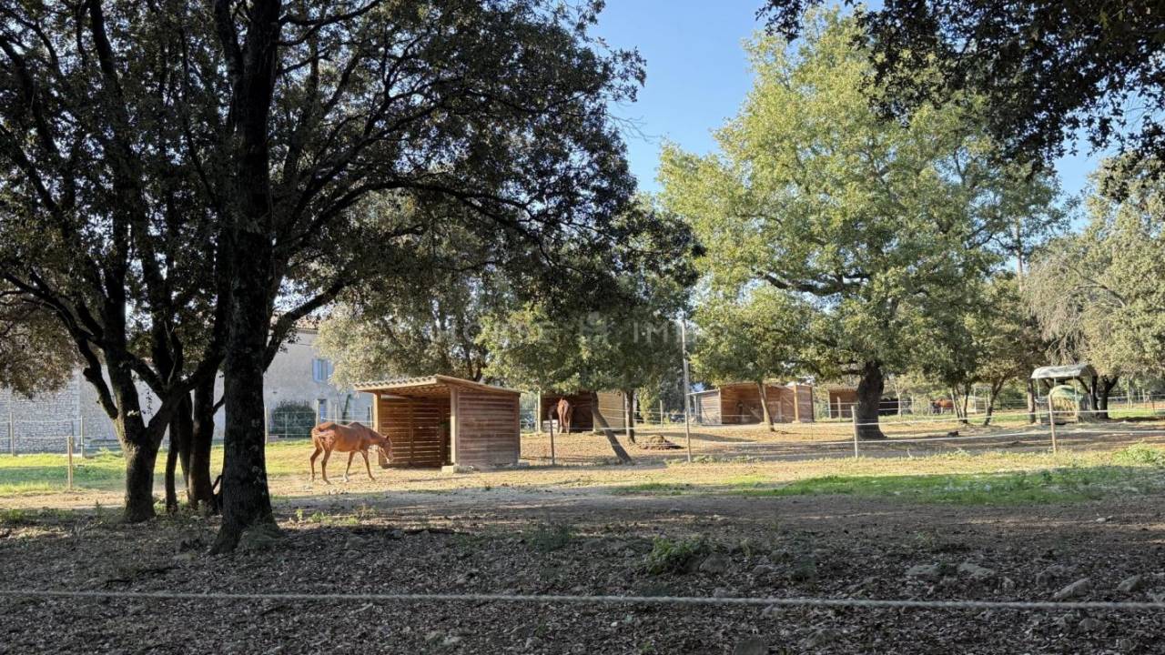 Equestrian property  Gard