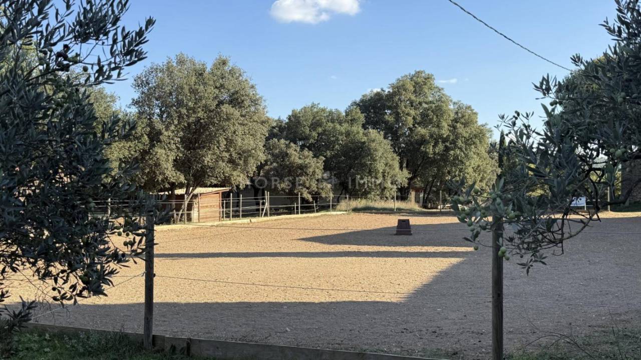 Equestrian property  Gard