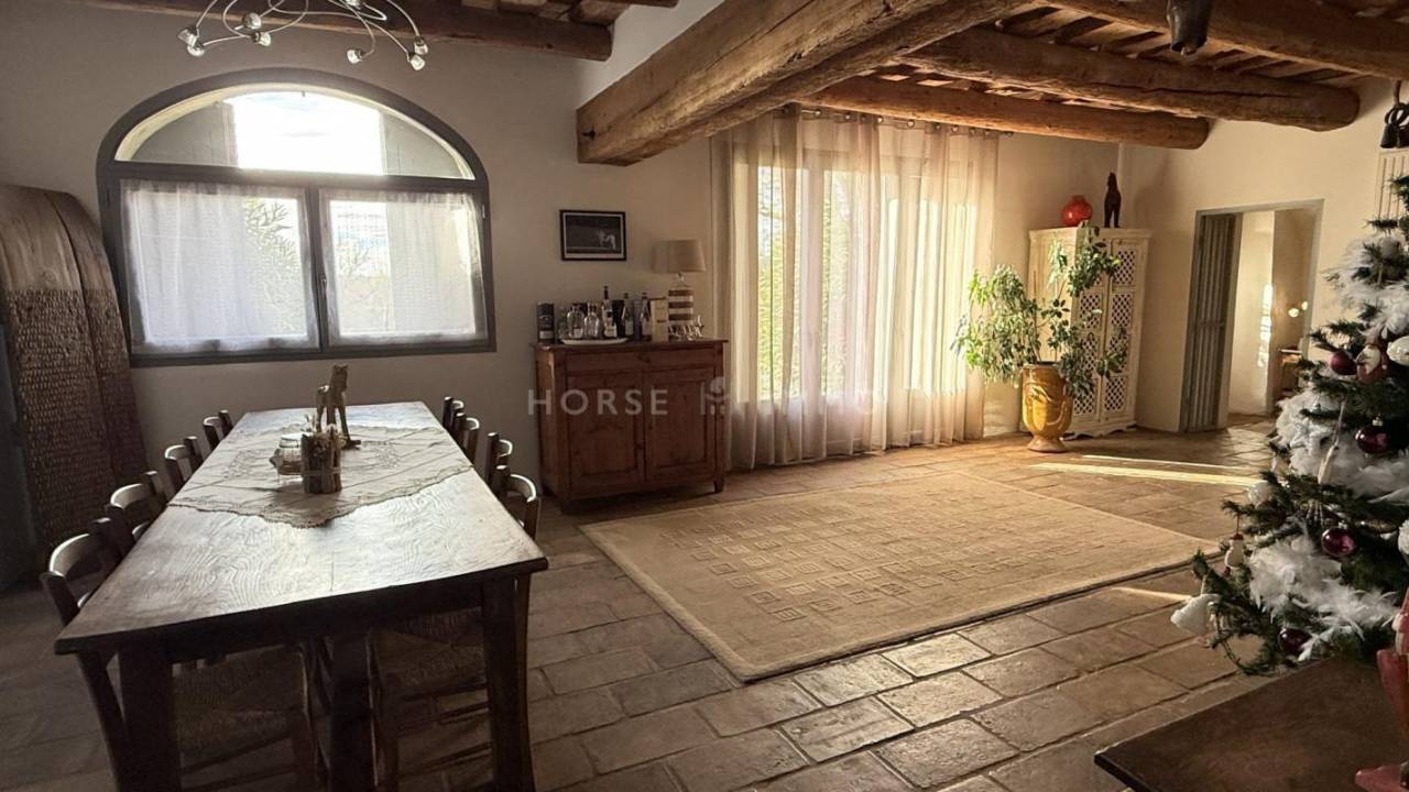 Equestrian property  Gard
