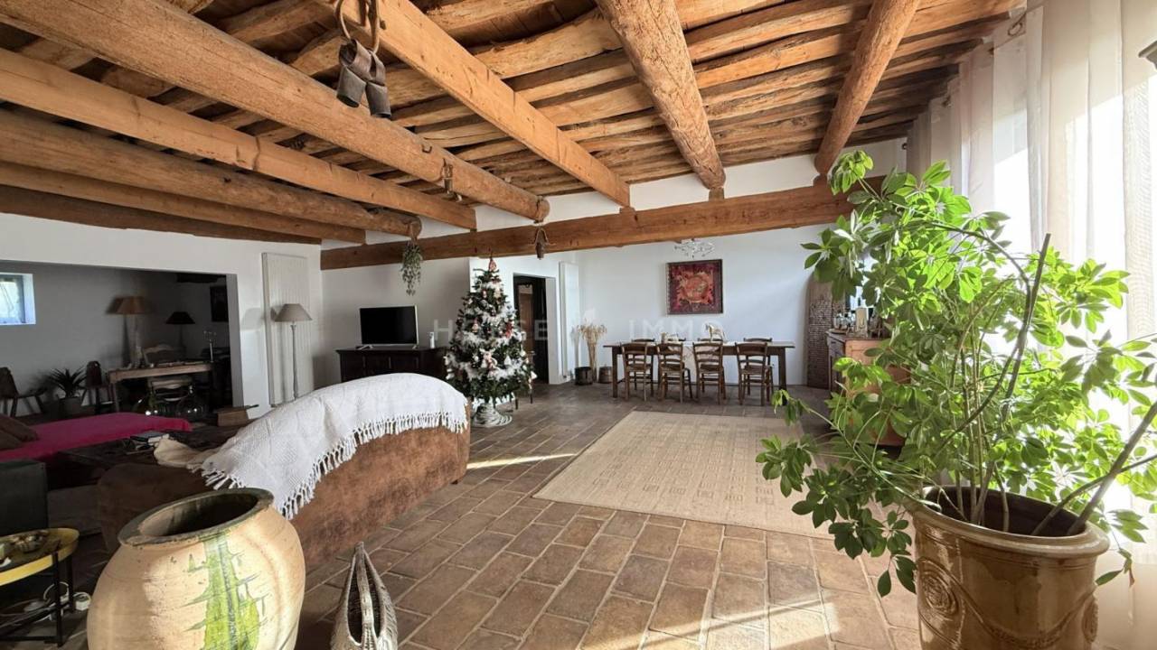 Equestrian property  Gard