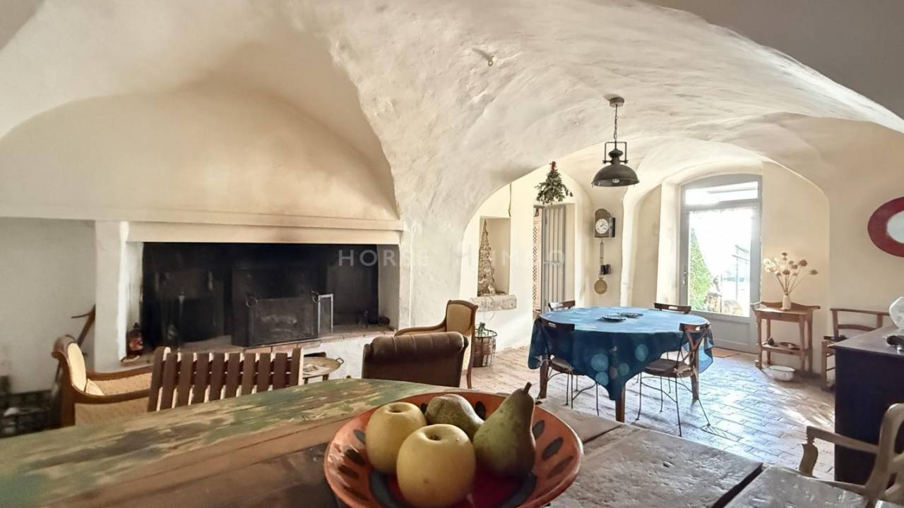 Equestrian property  Gard