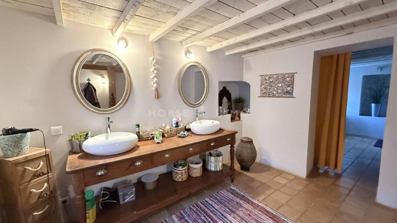 Equestrian property  Gard