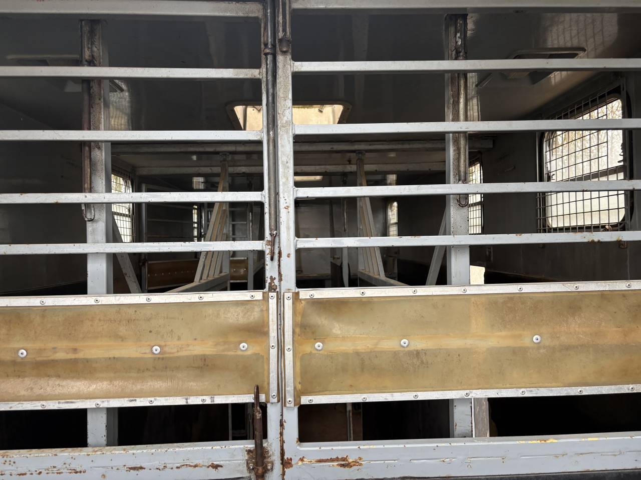 Horsebox NON-HGV Renault Mildium 1985 Used