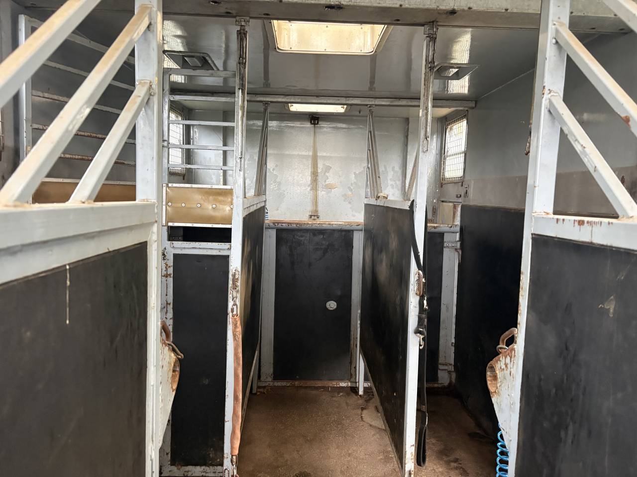 Horsebox NON-HGV Renault Mildium 1985 Used