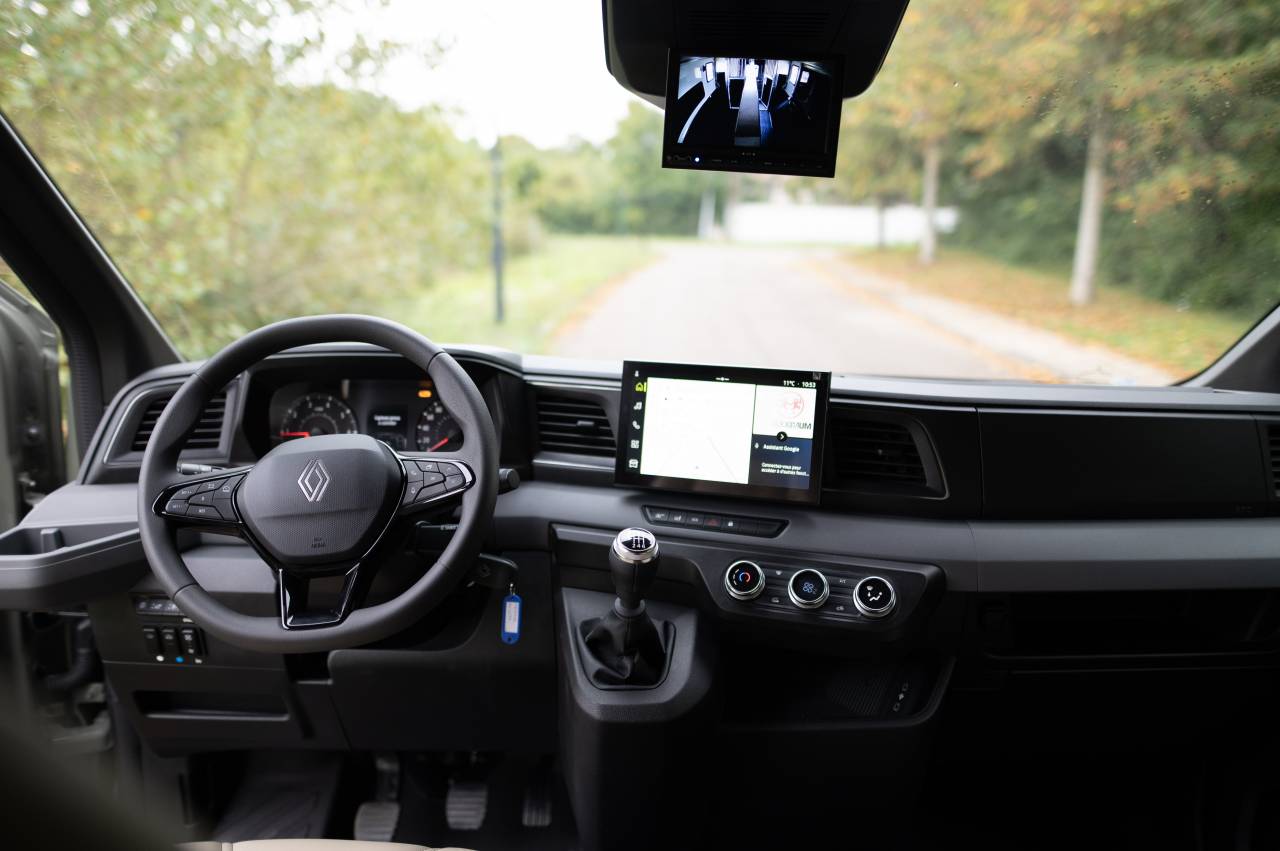 Horsebox HGV Krismar Renault Master 2025 New