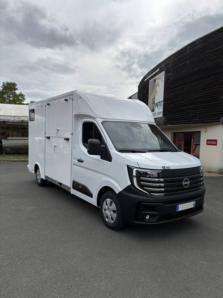 Horsebox HGV AP Petit Interstar 2 places stalle  2025 New