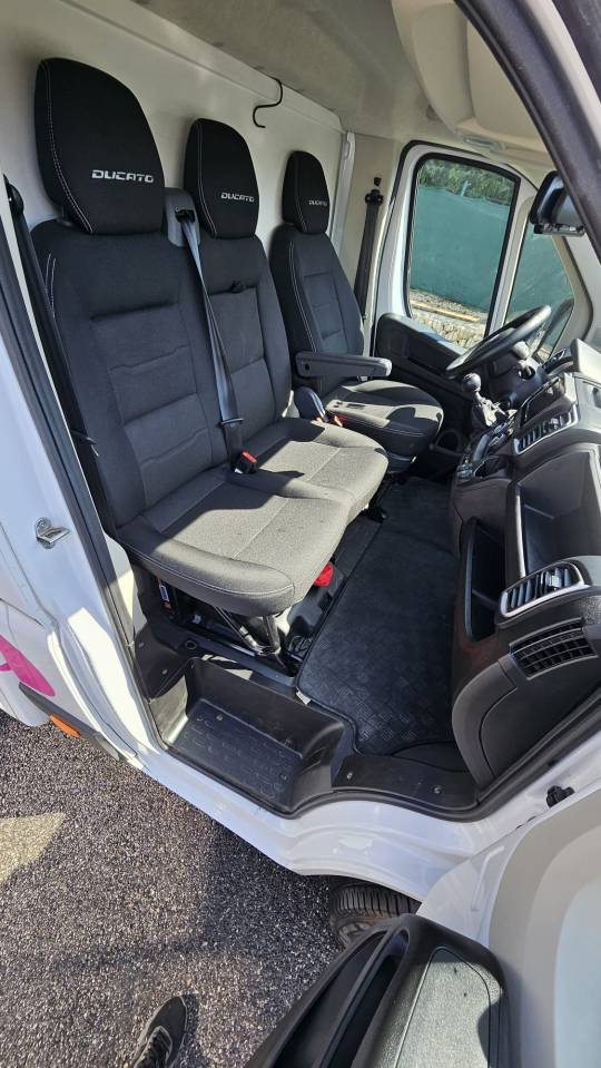 Horsebox HGV Fiat  Ducato 2,2 Diesel  180 chevaux 2023 Used