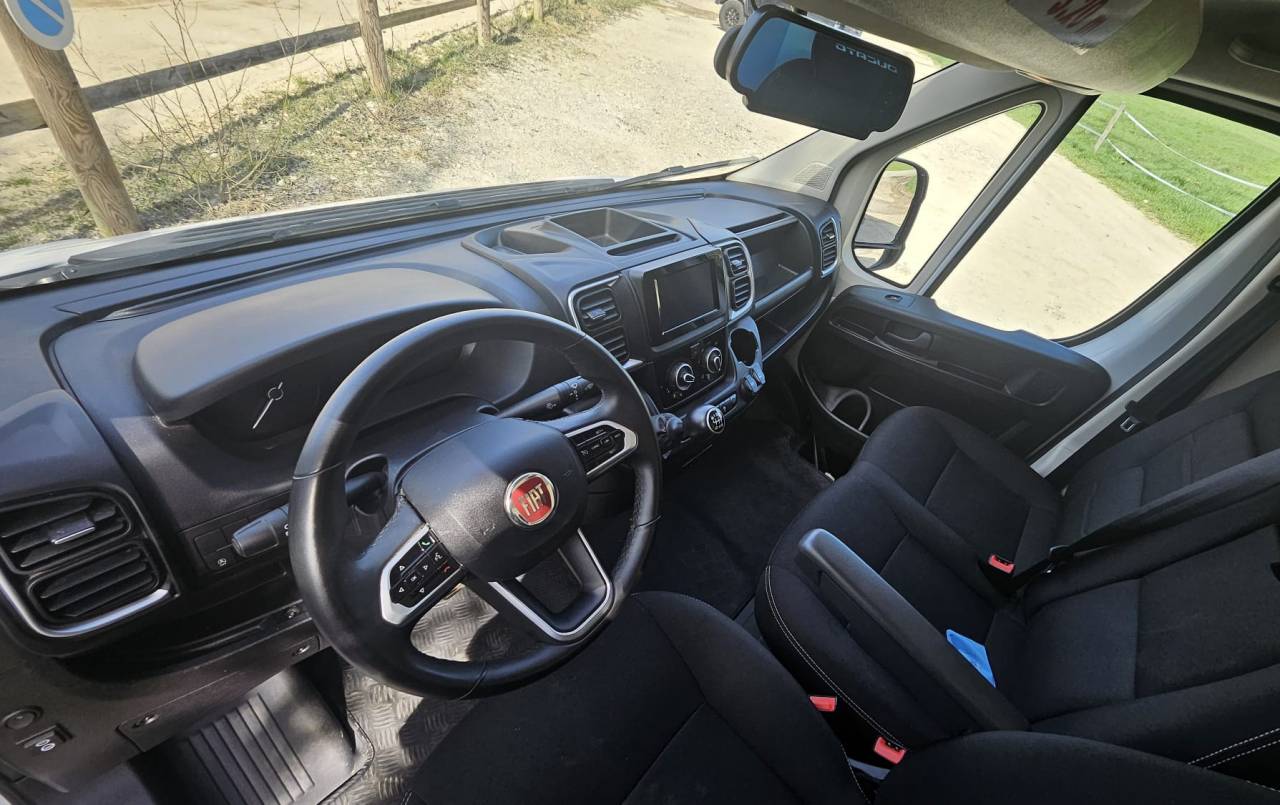 Horsebox HGV Fiat  Ducato 2,2 Diesel  180 chevaux 2023 Used